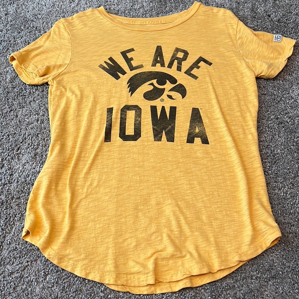 Tailgate women’s Iowa Hawkeyes We Are Iowa short sleeve yellow tshirt xs